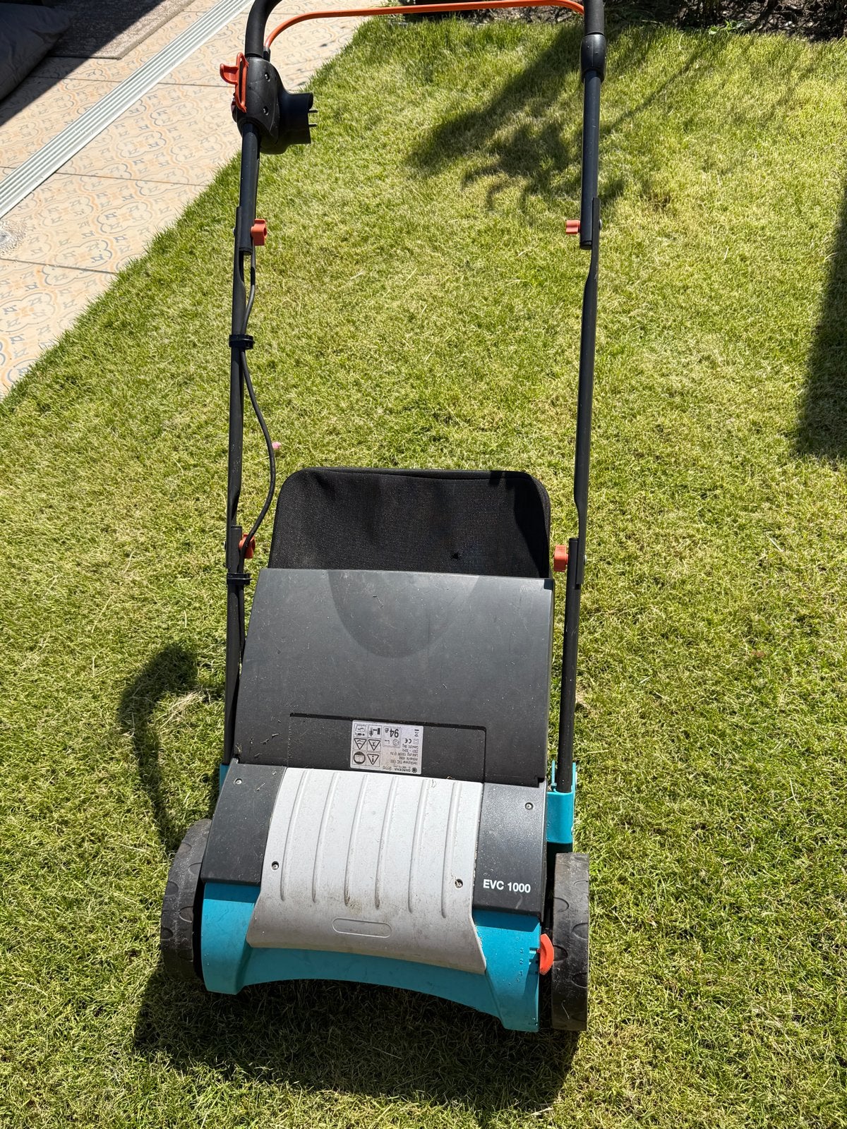 GARDENA EVC 1000 Elektrische Verticuteermachine, Tuin en Terras, Grasmaaiers, Gebruikt, Elektrische grasmaaier, 30 t/m 39 cm, Ophalen