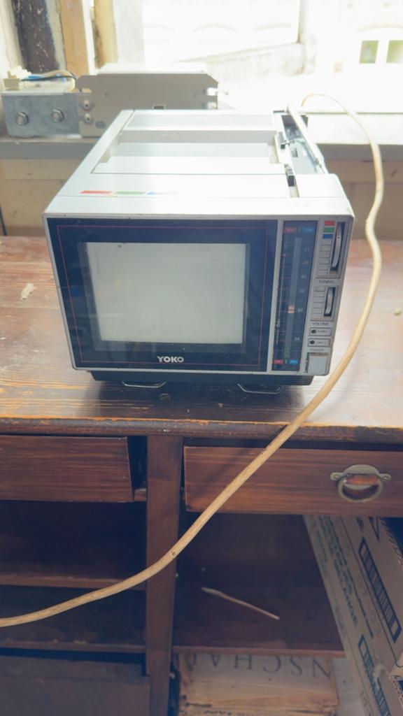 Vintage Yoko draagbare TV - Zeldzaam verzamelobject, Ophalen of Verzenden