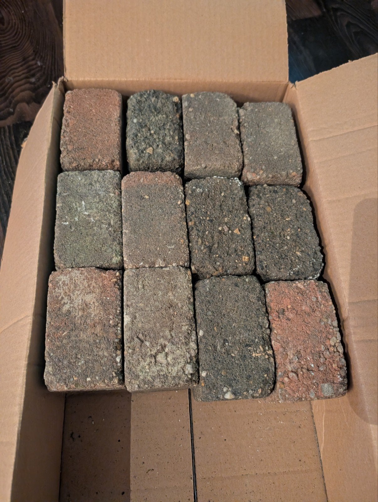 Gratis bakstenen voor tuin, aquarium of vijver, Ophalen, Bakstenen