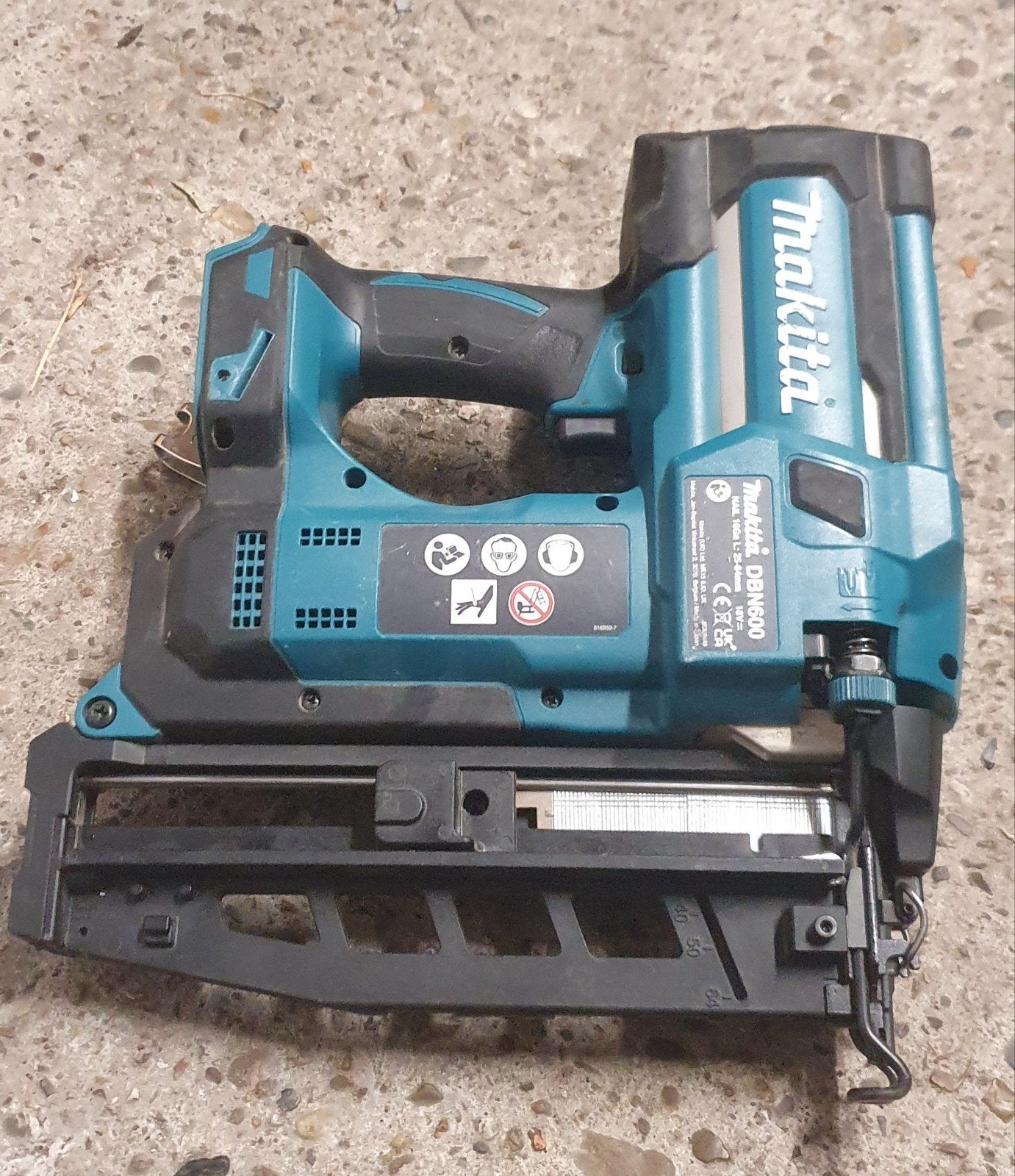 Makita DBN600 tacker, Ophalen of Verzenden, Gebruikt, Tacker/nietmachine, Makita