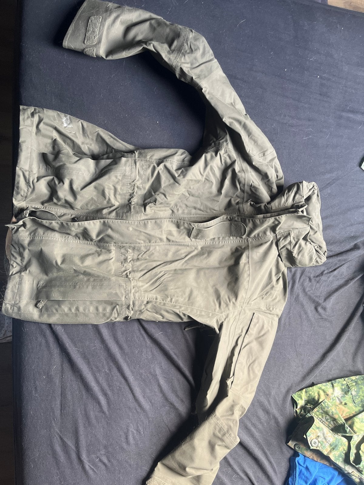 Gloednieuwe Militaire Regenjas - Maat S, Ophalen, Landmacht, Nederland, Kleding of Schoenen