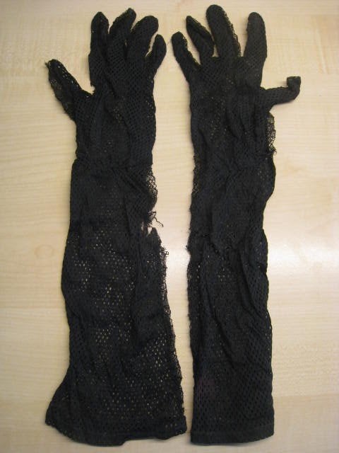 Lange zwarte kanten dameshandschoenen voor baljurk, Ophalen of Verzenden, Nieuw, Maat 38/40 (M), Handschoenen