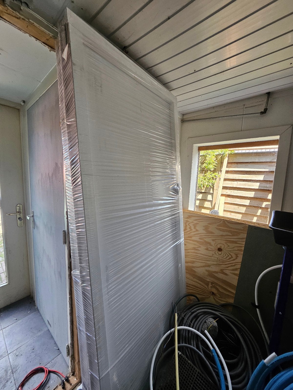 Nieuwe deur met kozijn, links stompe honingraat, Doe-het-zelf en Verbouw, Deuren en Horren, Ophalen, Nieuw, Binnendeur, 200 tot 215 cm