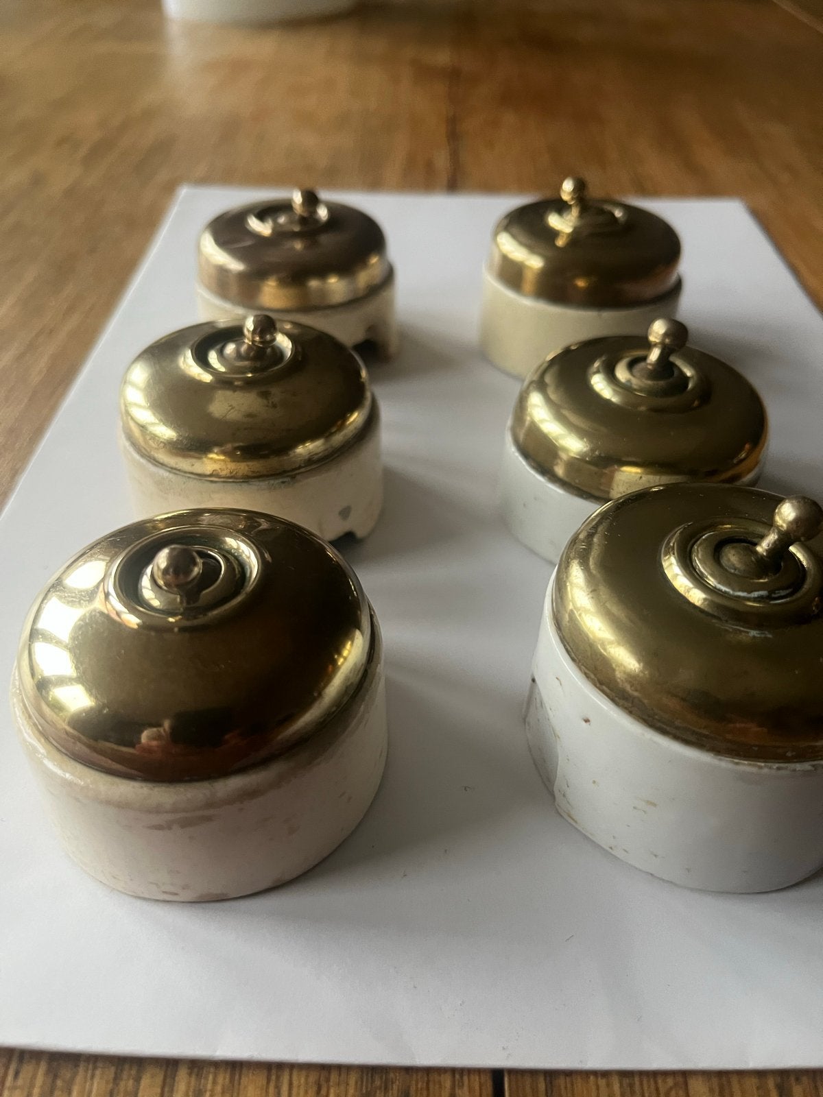 Antieke porseleinen en messing draaischakelaars (6 stuks), Verzenden, Gebruikt, Overige merken, Schakelaar
