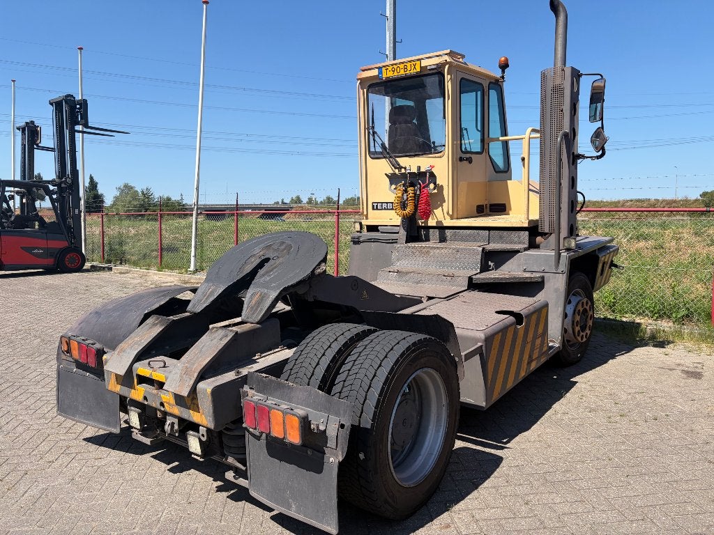 TERBERG Y T  220, TERMINAL RANGEER TREKKER, Auto's, Vrachtwagens, Bedrijf, Overige merken, Diesel, Automaat, Geel