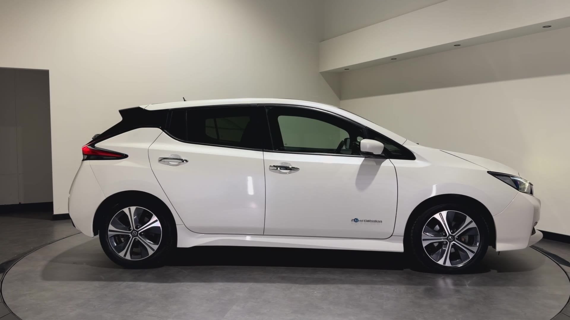 Nissan Leaf Visia 40 kWh | Tot € 3.000 klantvoordeel* | Ke, Gebruikt, Leder en Stof, Wit, 378 km