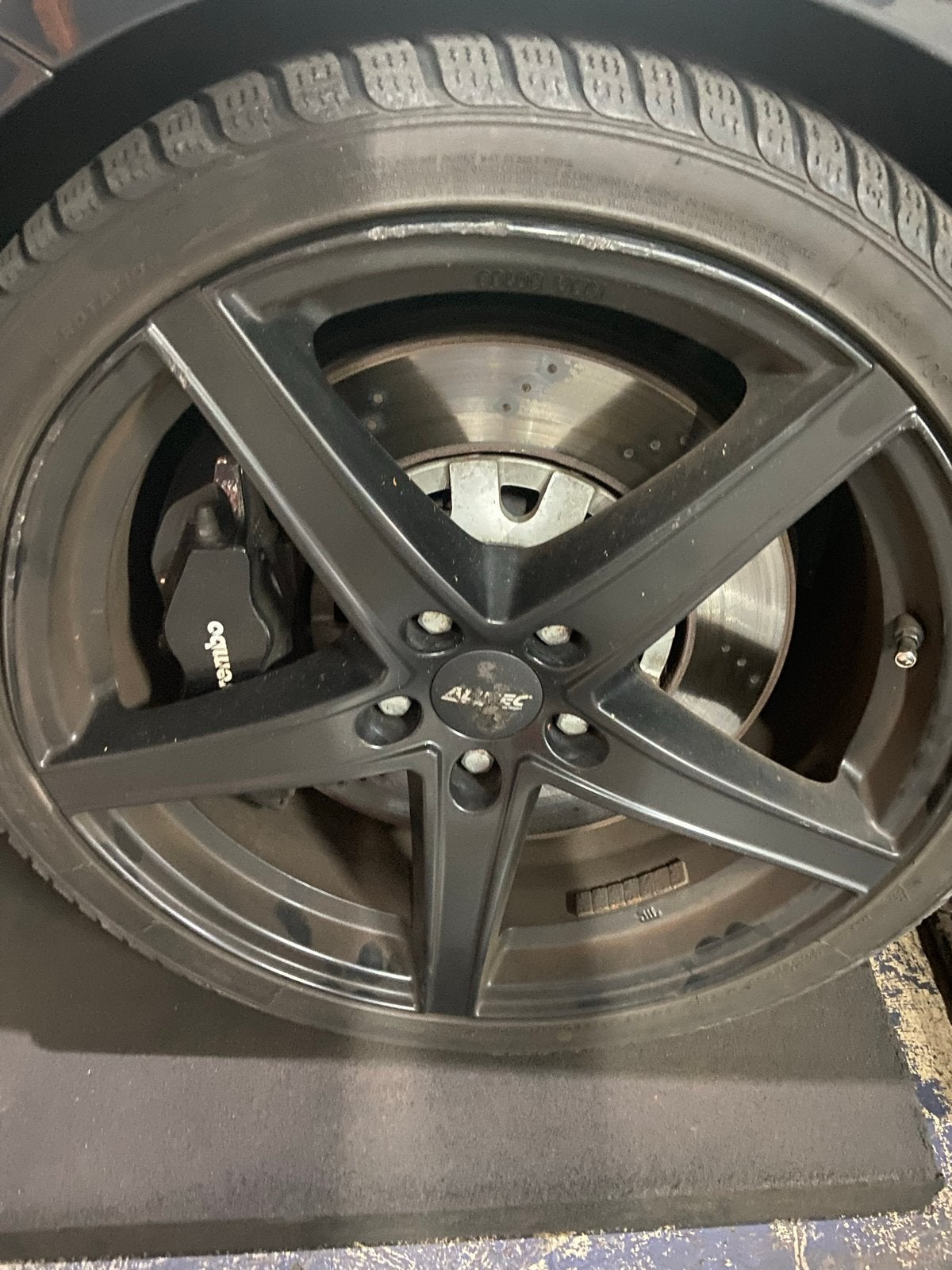 Alutec velgen met bandencompleet, Auto-onderdelen, Gebruikt, Velg(en), Winterbanden, 235 mm