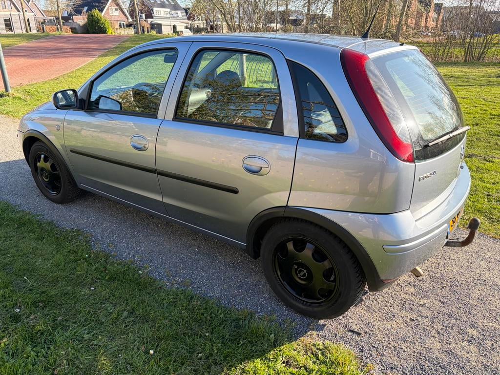 Opel Corsa 1.4 5D Easytronic 2003 Grijs, slechts 135.000 km, Auto's, Opel, 450 kg, 40 €/maand, 4 cilinders, Origineel Nederlands