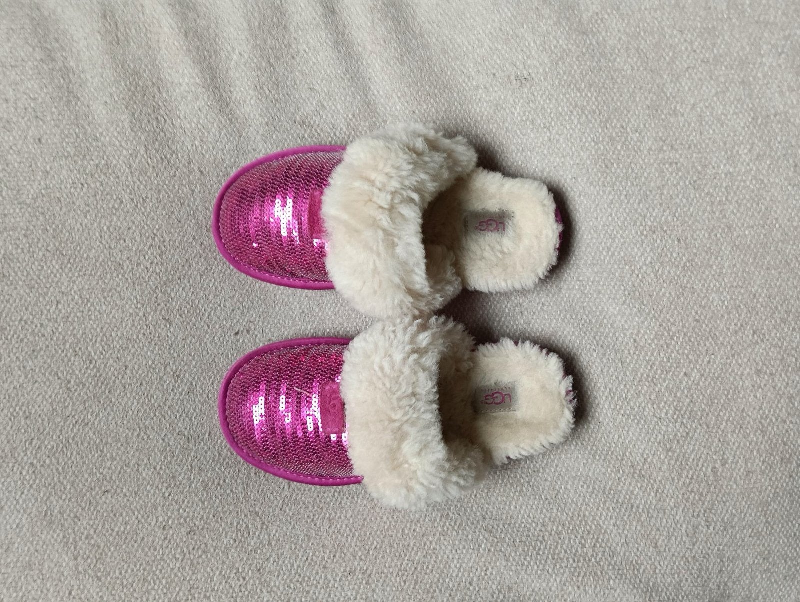 Ugg Australia roze glitter pantoffels maat 32, Ophalen of Verzenden, Gedragen, Roze, Pantoffels of Sloffen
