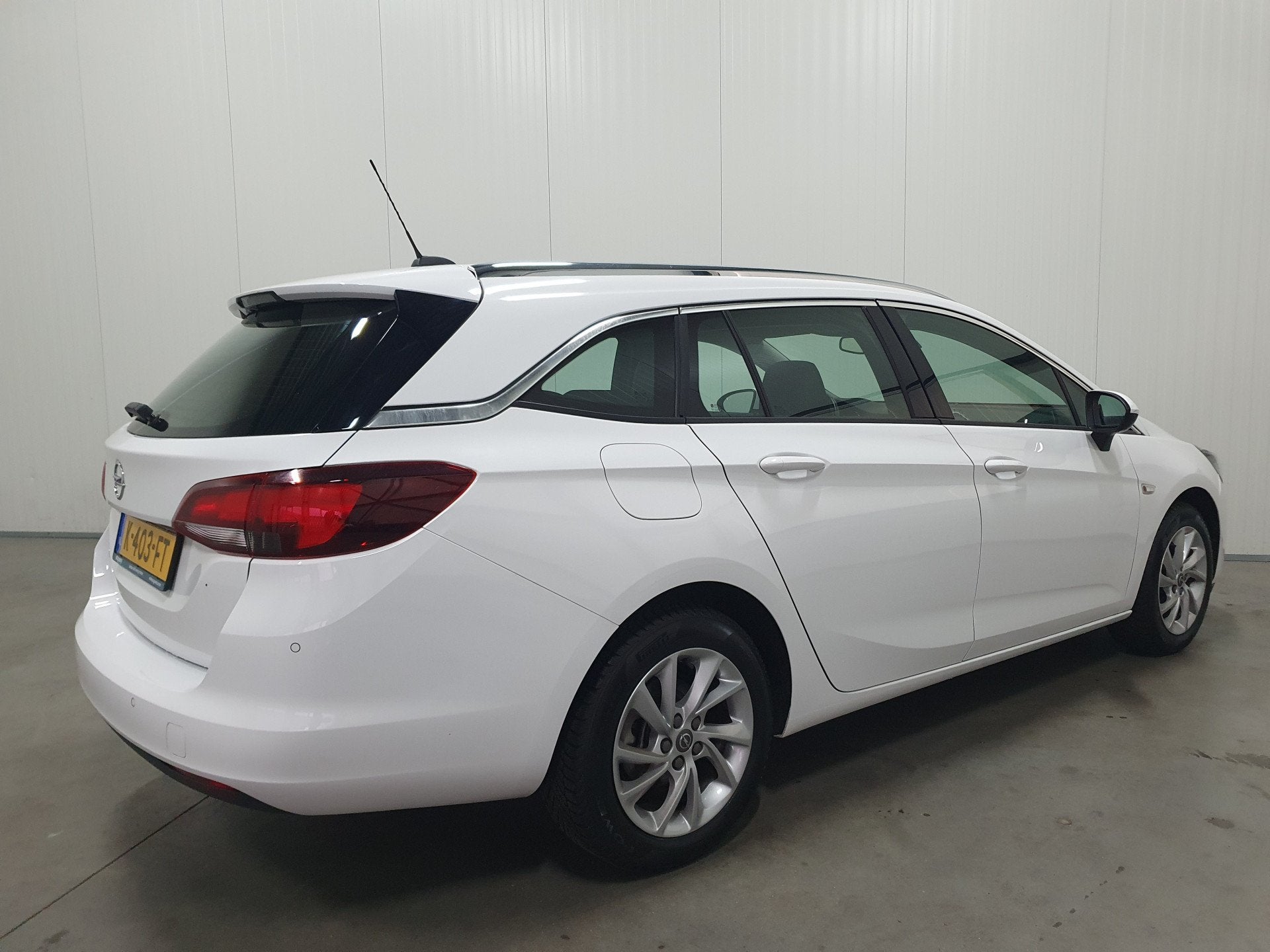 Opel Astra Sports Tourer 1.2 Elegance NAVI/PDC/CRUISE/CLIMA/, Auto's, Opel, Voorwielaandrijving, Gebruikt, Euro 6, Leder en Stof