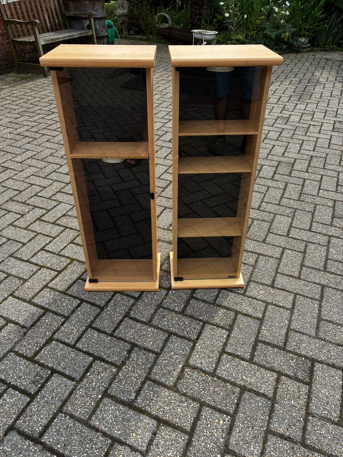 2 vitrinekastjes, Ophalen