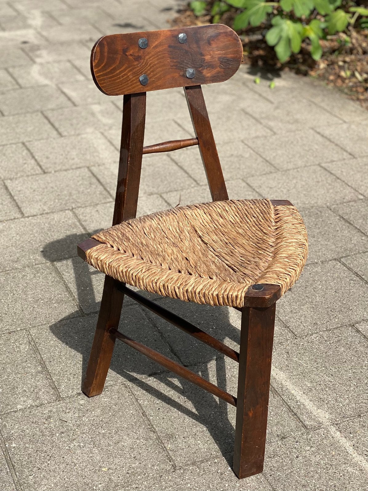 Driepoot stoel stoeltje jaren 50 60 brutalist folk breistoel, Ophalen, Bruin, Hout, Zo goed als nieuw