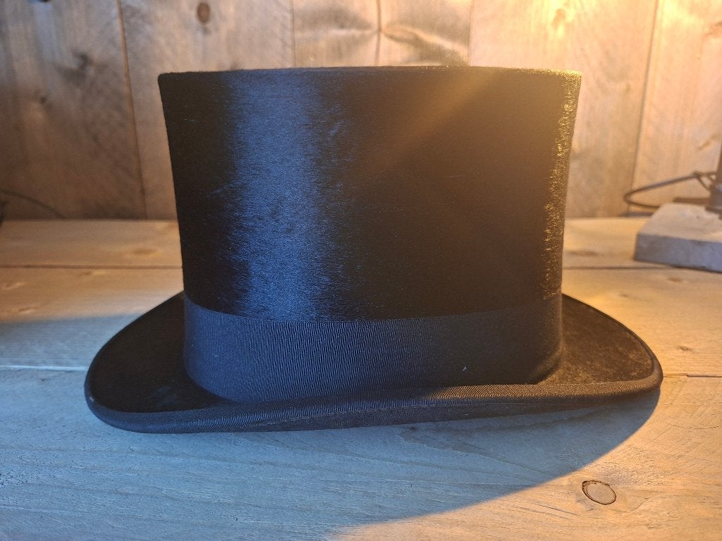 Antieke cilinderhoed, Ophalen, Zo goed als nieuw, 58 of 59 cm (L, 7¼ of ⅜ inch), Hoed
