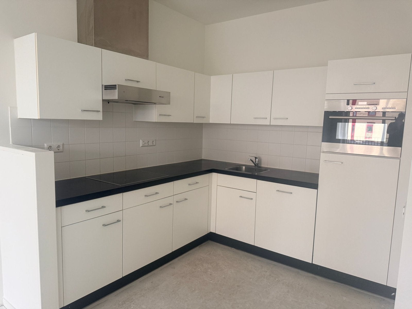 Complete Bribus Keuken met Siemens Apparatuur gedemonteerd, Huis en Inrichting, Ophalen, Gebruikt, Graniet of Steen