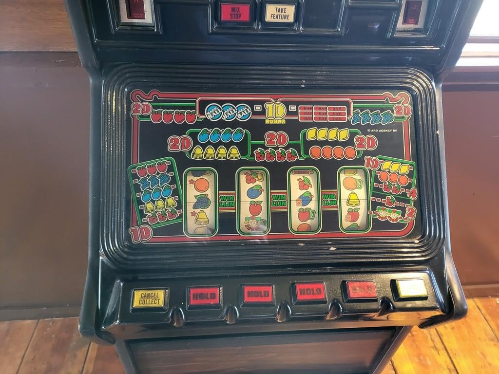 Rolling magic ball gokkast, Verzamelen, Automaten | Gokkasten en Fruitautomaten, Euro, Ophalen, Gebruikt, Met sleutels