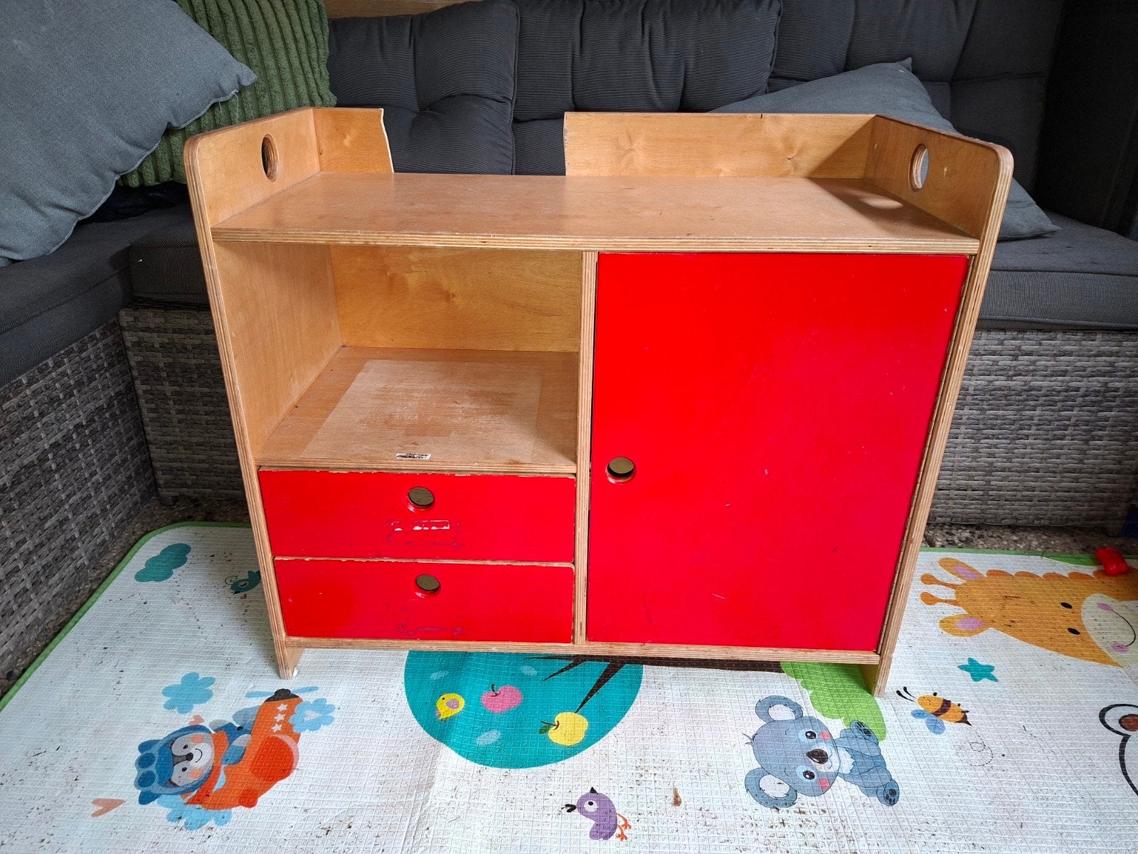 Poppencommode met hangstokje en opbergruimte, Ophalen, Gebruikt, Gebruiksvoorwerp