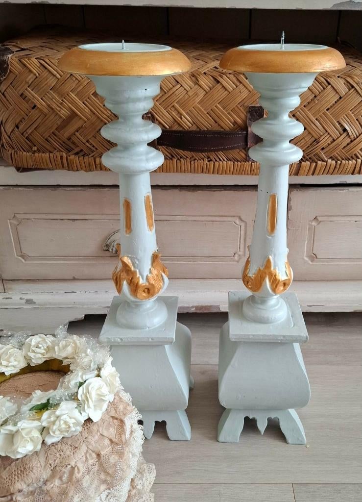 Brocante/vintage  houten Franse  altaar kandelaars, Antiek en Kunst, Ophalen of Verzenden