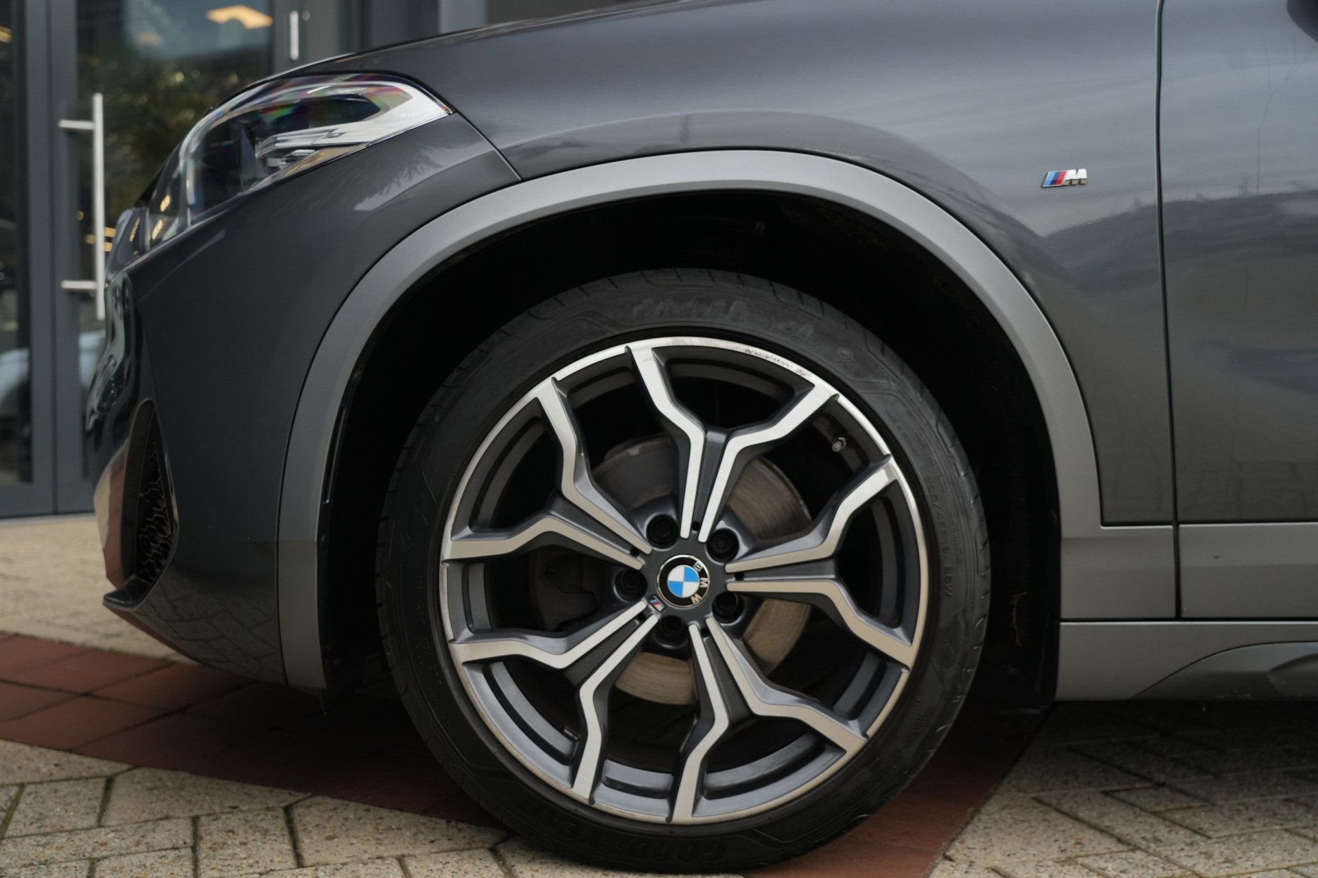 BMW X2 sDrive18i M Sport High Executive | 136 PK | HUD | Nav, Auto's, Gebruikt, Leder en Stof, Origineel Nederlands, Bedrijf