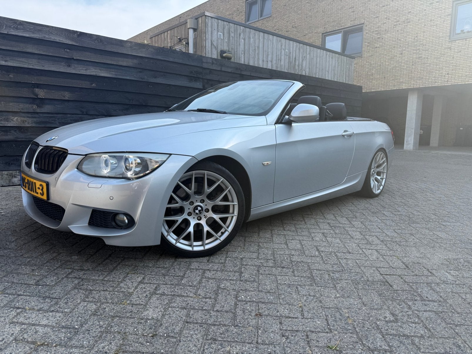 BMW 325i Cabrio 3.0 / M- Pakket/ CSL 19” / Leder., 745 kg, Achterwielaandrijving, 263 pk, Zwart