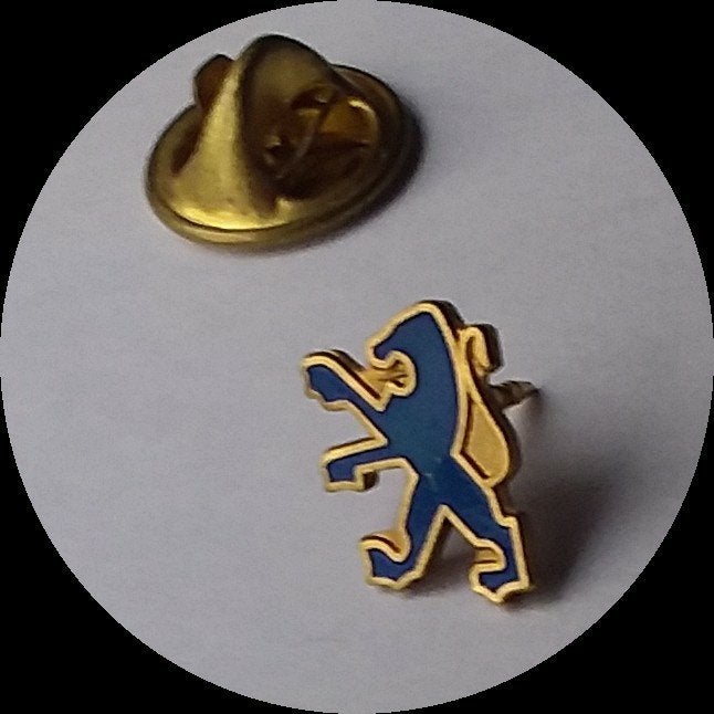 PEUGEOT logo pin, klein model blauw, Ophalen of Verzenden, Zo goed als nieuw, Transport, Speldje of Pin