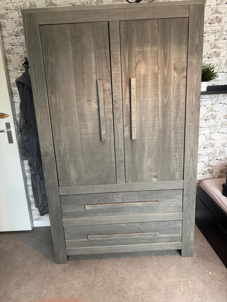 Grijze kast met twee lades - Zo goed als nieuw, Ophalen, 100 tot 150 cm, Zo goed als nieuw, Met lade(s)