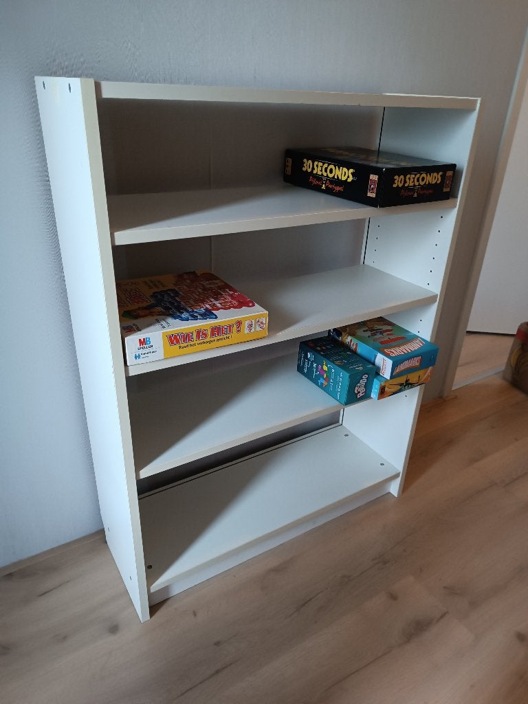Wit kastje, Ophalen, Met plank(en), Gebruikt, 100 tot 150 cm