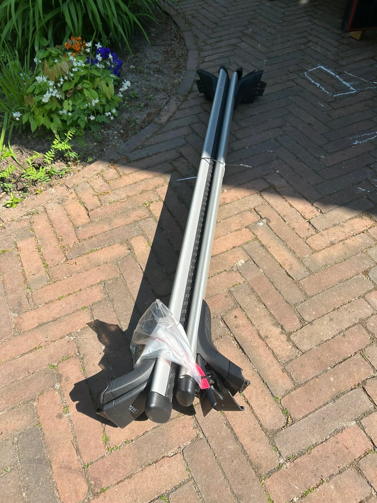 Originele Audi e-tron dakdragers, Auto diversen, Ophalen, Zo goed als nieuw