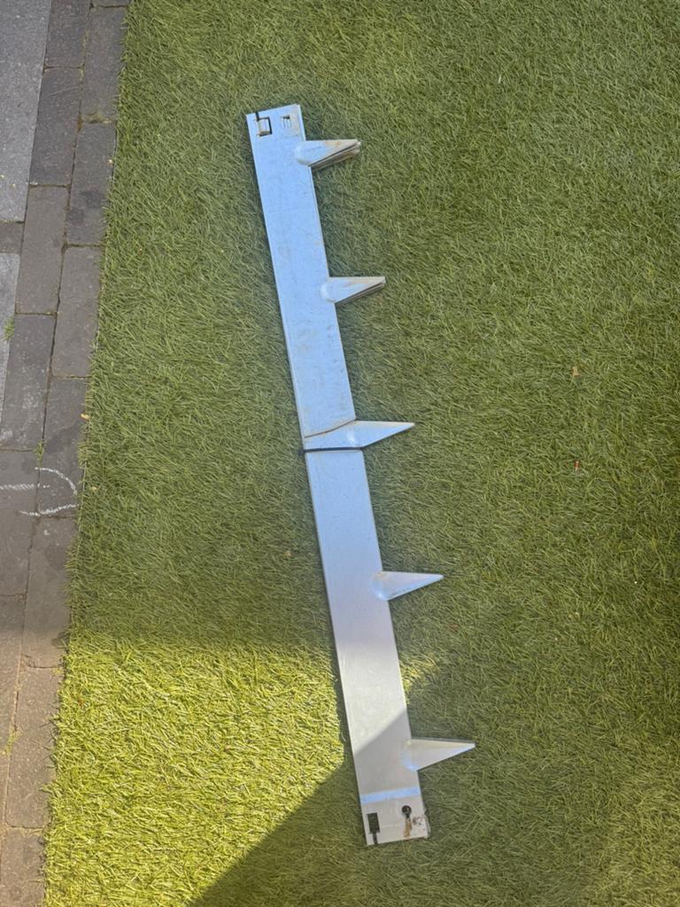 Kantopsluiting verzinkt 106x80cm, Ophalen, Zo goed als nieuw, Wandkapstok, Minder dan 100 cm