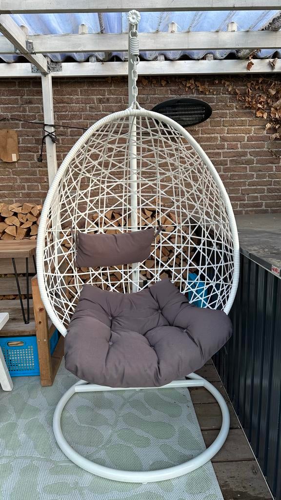 Witte hangstoel op standaard met kussens, Ophalen, Gebruikt, Wit, Metaal