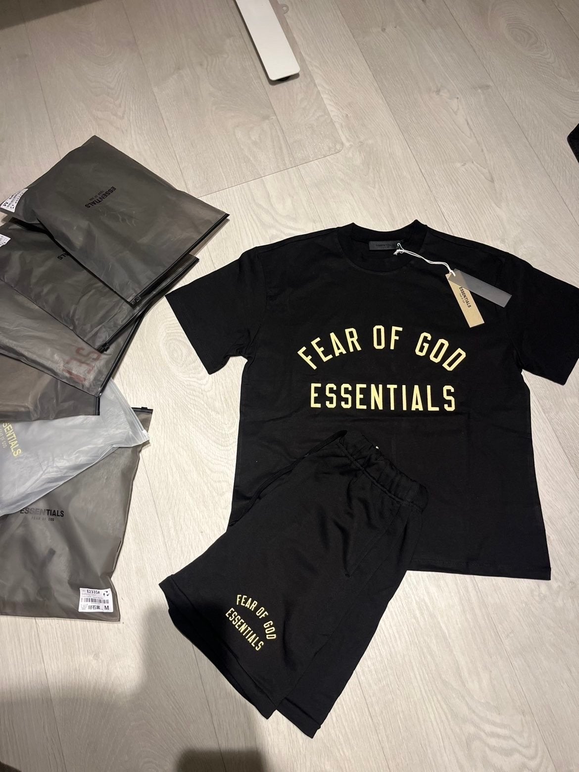 Fear of God Essentials T-shirt en Short Set, Ophalen of Verzenden, Nieuw, Overige maten, Overige kleuren
