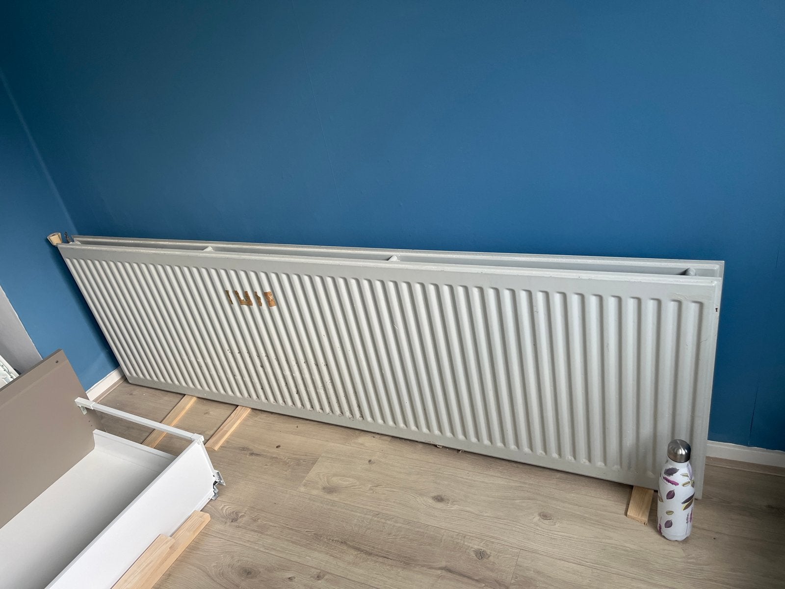 Grote radiator, ideaal voor ruime kamers, Doe-het-zelf en Verbouw, Verwarming en Radiatoren, Ophalen, 30 tot 80 cm, Gebruikt, Radiator
