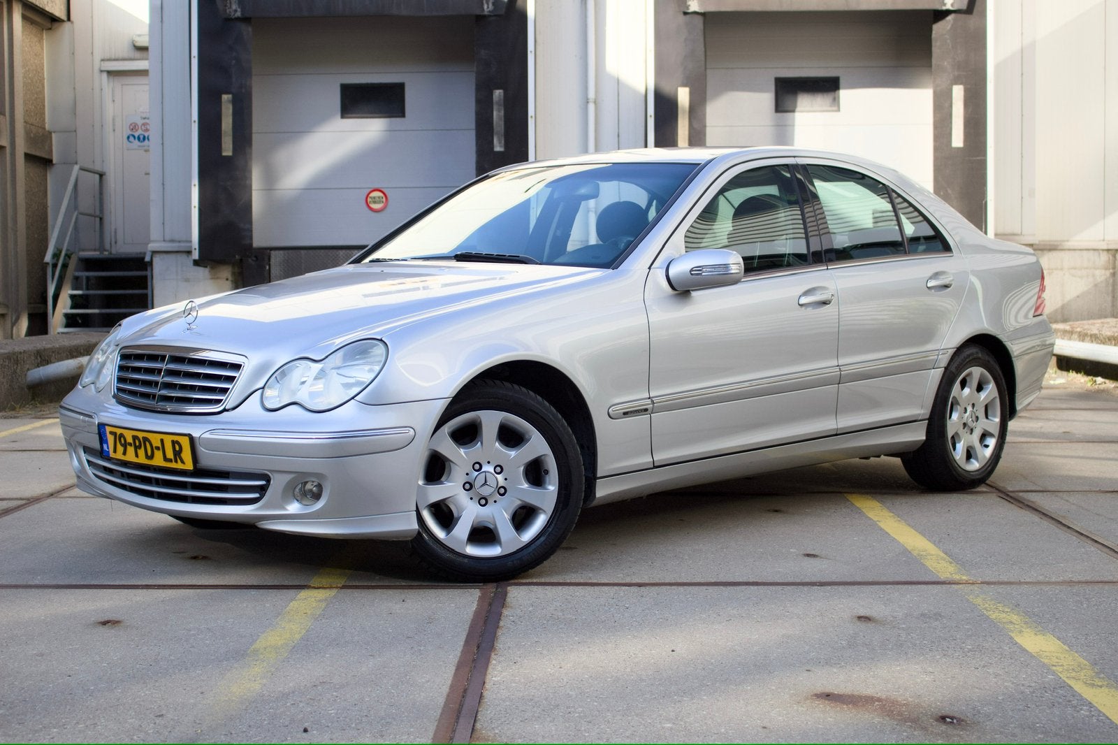 Mercedes C180 Kompressor Automaat | Leder | NAP | CarPlay, Automaat, Achterwielaandrijving, Zwart, 1796 cc