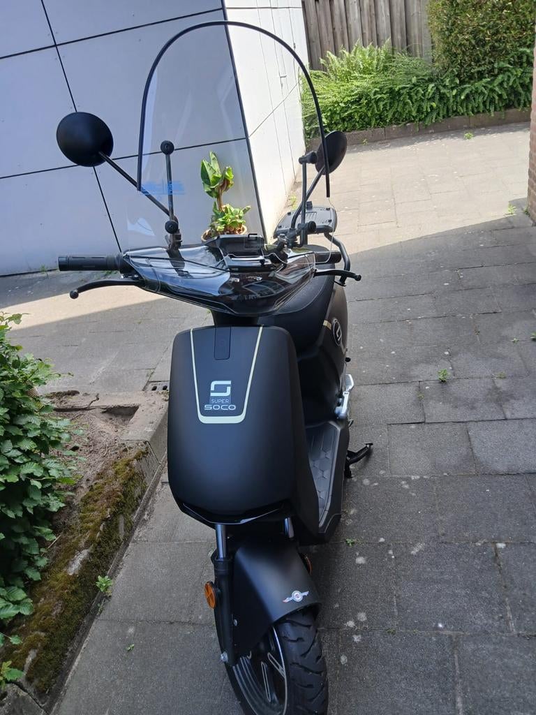 Snorfiets super soco, Fietsen en Brommers, Snorfietsen en Snorscooters, Ophalen of Verzenden, Zo goed als nieuw, Elektrisch, Overige merken
