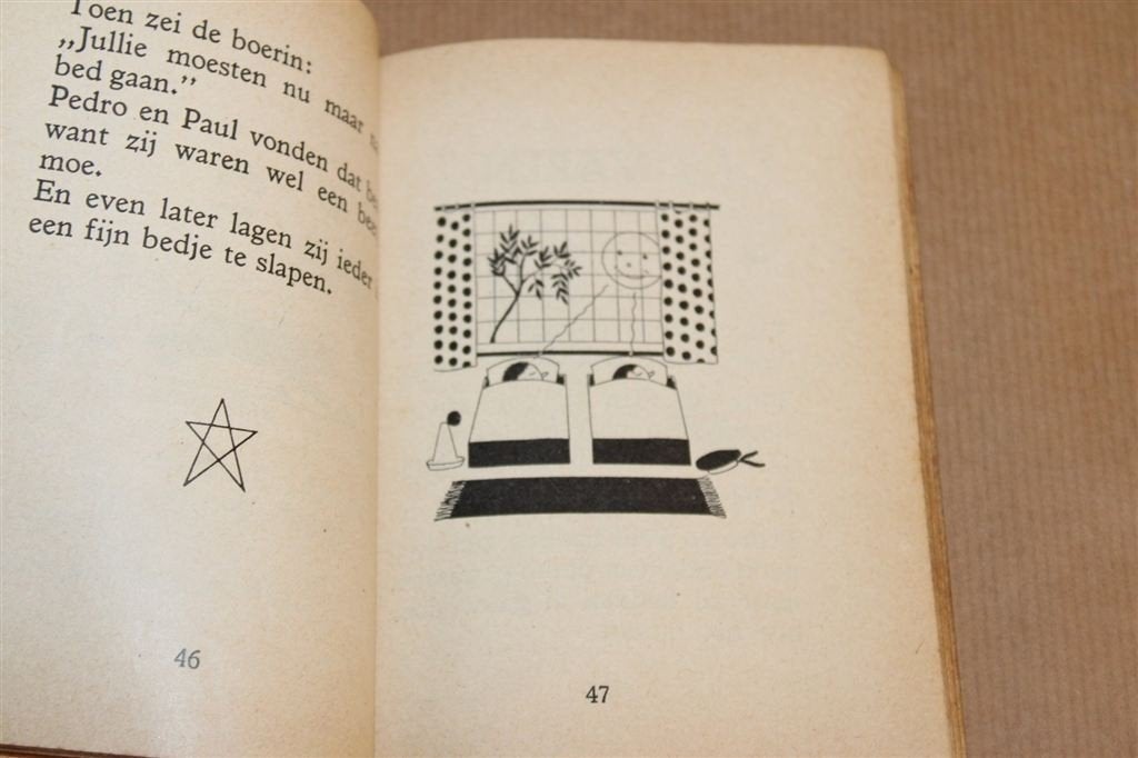 Twee Poppen op Stap — Kemp, ill. Piet Marée Vintage 1943, Antiek en Kunst, Antiek | Boeken en Bijbels, Ophalen of Verzenden