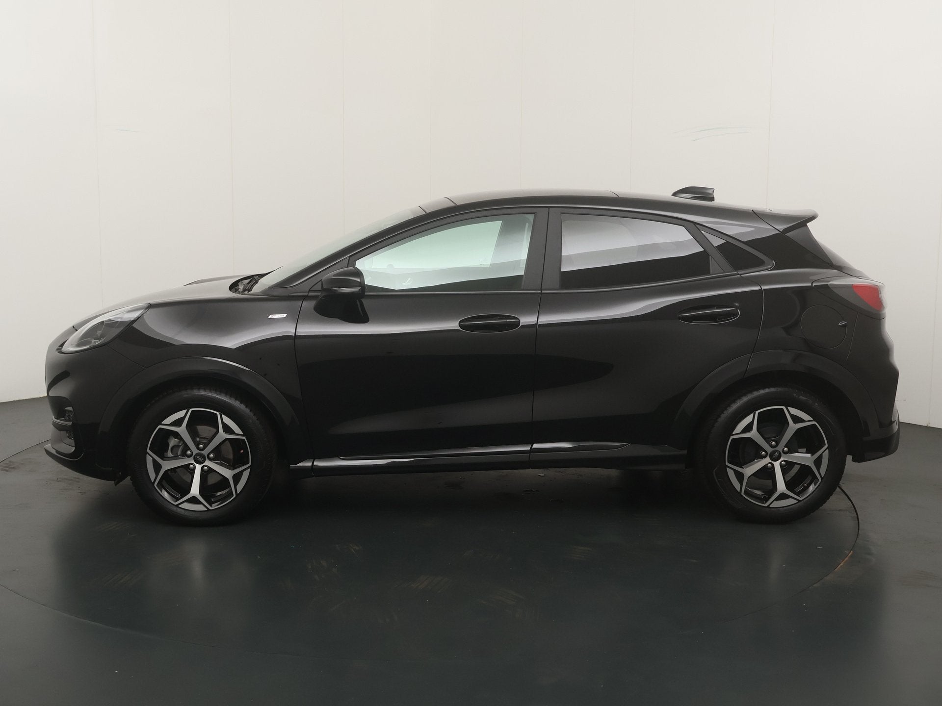 Ford Puma EcoBoost Hybrid 155pk ST-Line X | Pano | Winter Pa, 12 maanden, Leder en Stof, Zwart, Bedrijf
