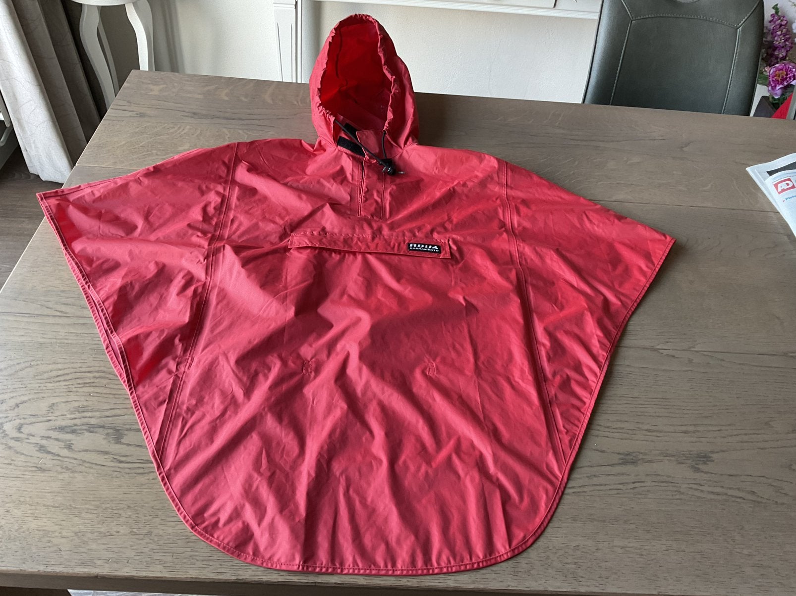 AGU SPORT kindercape NIEUW 98/104 rood, Caravans en Kamperen, Regenkleding, Ophalen of Verzenden, Nieuw, Regenponcho, Kinderen