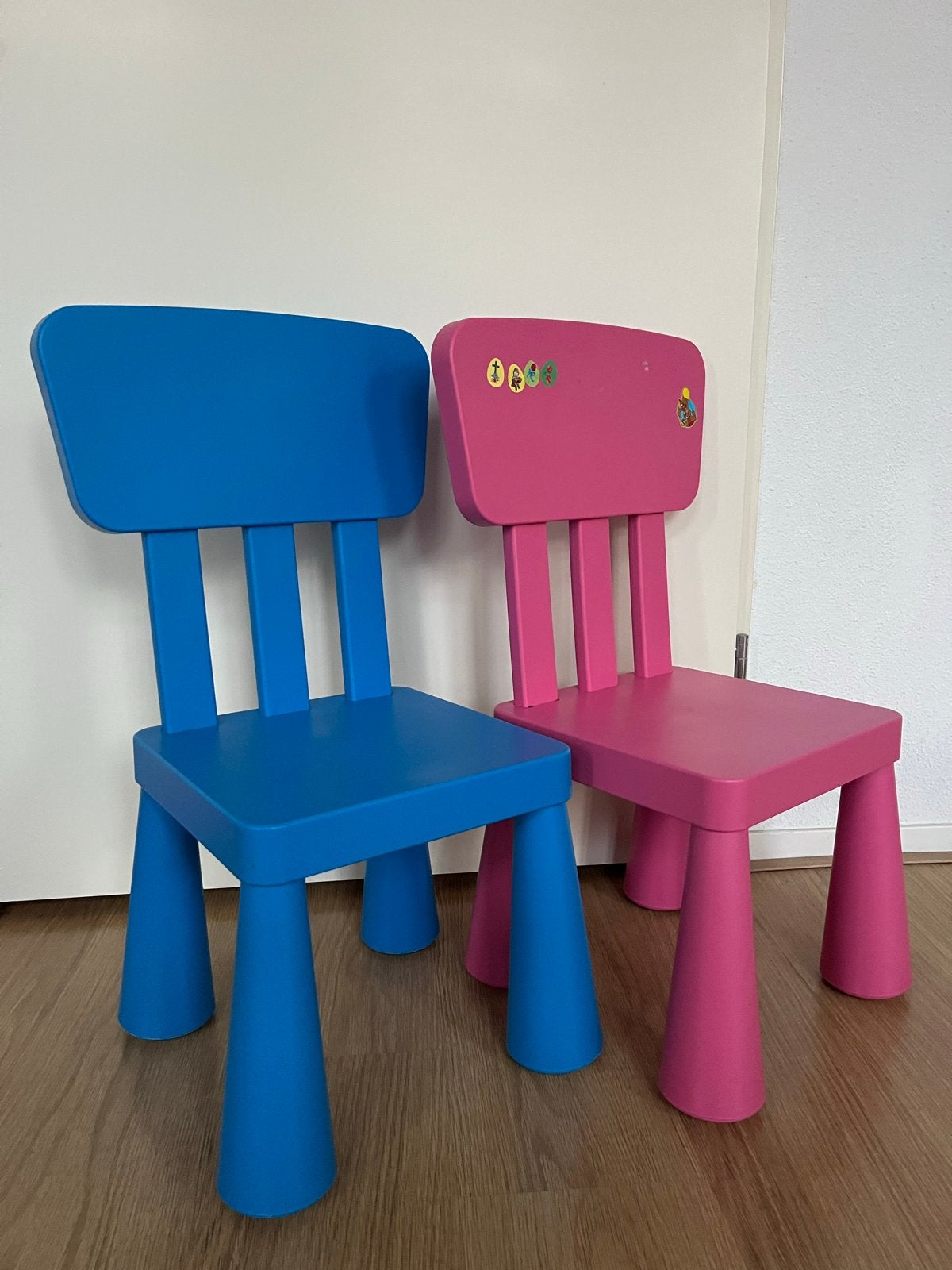 IKEA Mammut kinderstoelen - blauw en roze, Ophalen, Gebruikt, Stoel(en)