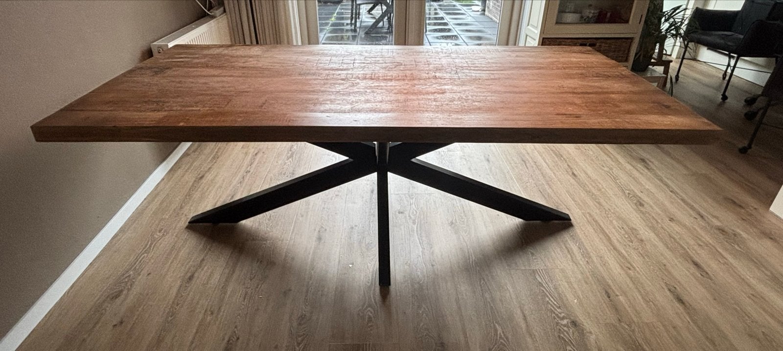 Robuuste eettafel van mangohout met metalen spinpoot 220, Ophalen, Gebruikt, 200 cm of meer, 50 tot 100 cm