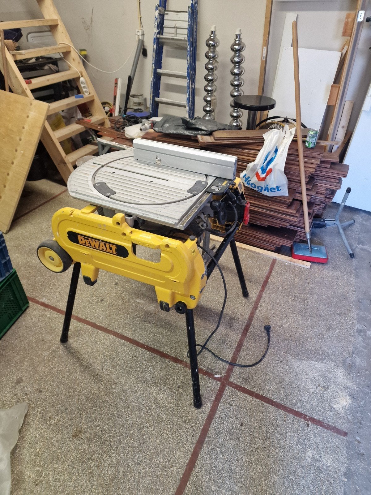 DeWalt D27105-QS Afkortzaag/Tafelzaag - Gebruikt, Doe-het-zelf en Verbouw, Gereedschap | Zaagmachines, Gebruikt, Afkortzaag, 1200 watt of meer
