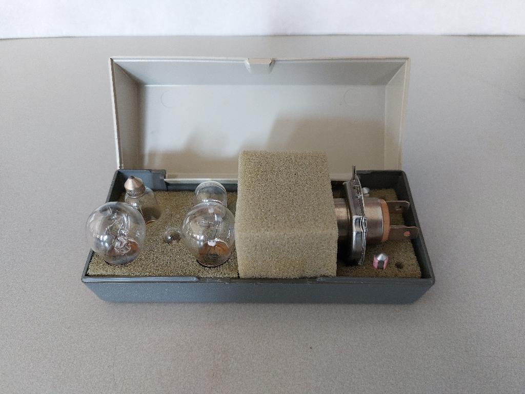 Youngtimer PHILIPS Reservelampenset 12volt H4 Vintage, Ophalen of Verzenden, Zo goed als nieuw