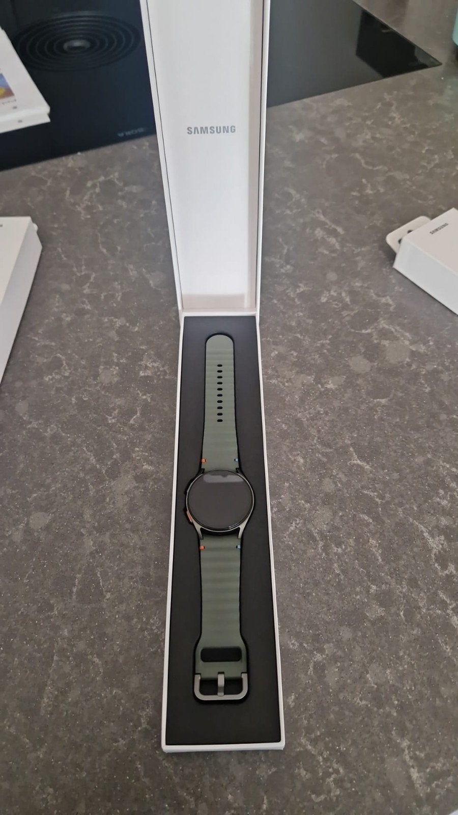 Samsung Galaxy Watch 4 - Nieuw in doos, Nieuw, Ophalen of Verzenden, Samsung, Waterdicht