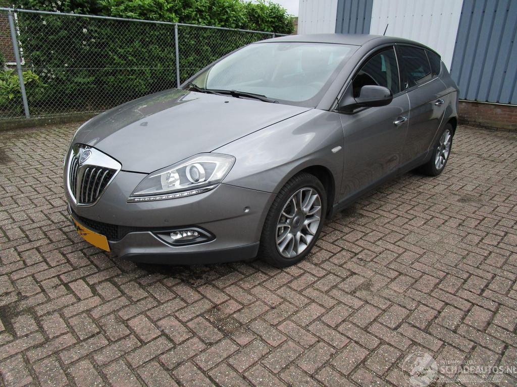 Lancia Delta 1.8 16V Automaat Leder Navi Clima Nw APK, Auto diversen, Schadeauto's, Automaat, Overige carrosserieën, Zilver of Grijs