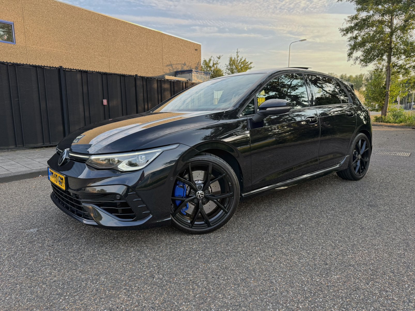 Volkswagen Golf 2.0 TSI R 4Motion AKRA|PANO|H&K|LEDER|MEMORY, Automaat, 4 cilinders, 1984 cc, 320 pk