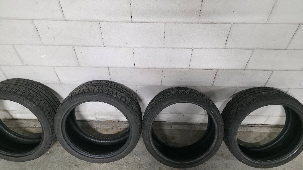 Pirelli Winterbanden 245/35 R20 en 275/35 R20, Auto-onderdelen, Ophalen, Winterbanden, Band(en), Personenwagen