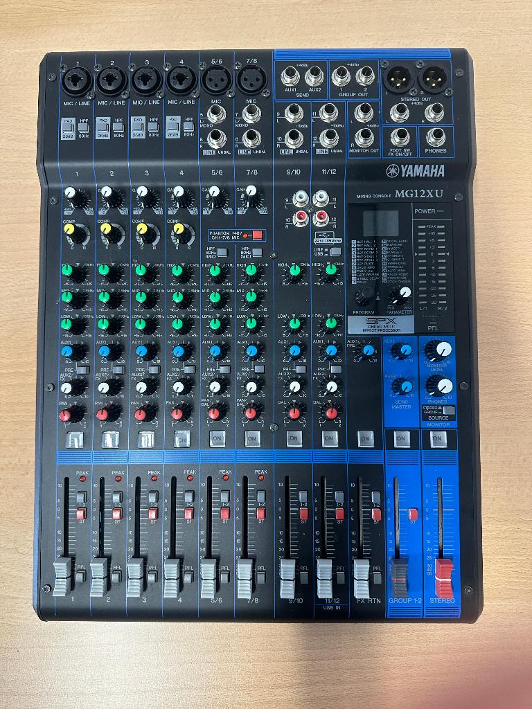 Yamaha MG12XU Mengpaneel / Mixer – 12 kanalen, Muziek en Instrumenten, Mengpanelen, Ophalen of Verzenden, Zo goed als nieuw, 10 tot 20 kanalen