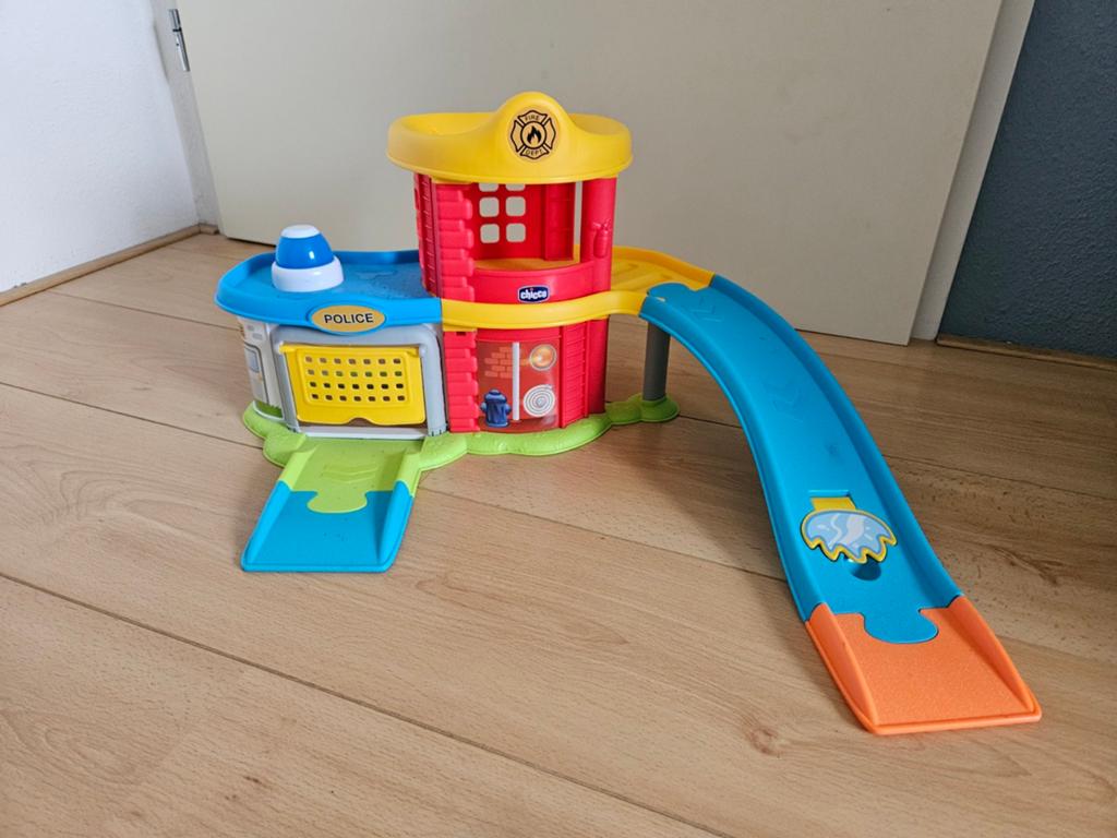 Chicco Brandweerkazerne met zwaailicht, Ophalen, Gebruikt, Jongen of Meisje