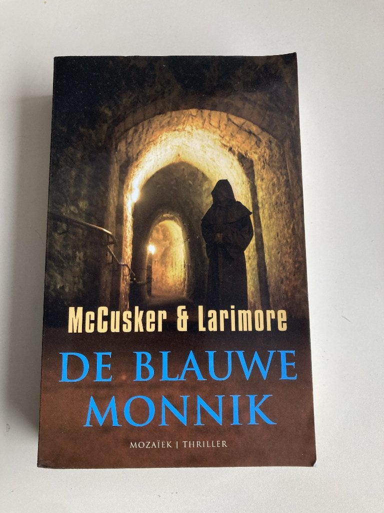 De blauwe monnik - McCusker & Larimore, Ophalen of Verzenden, Gelezen, McCusker & Larimore, Wereld overig
