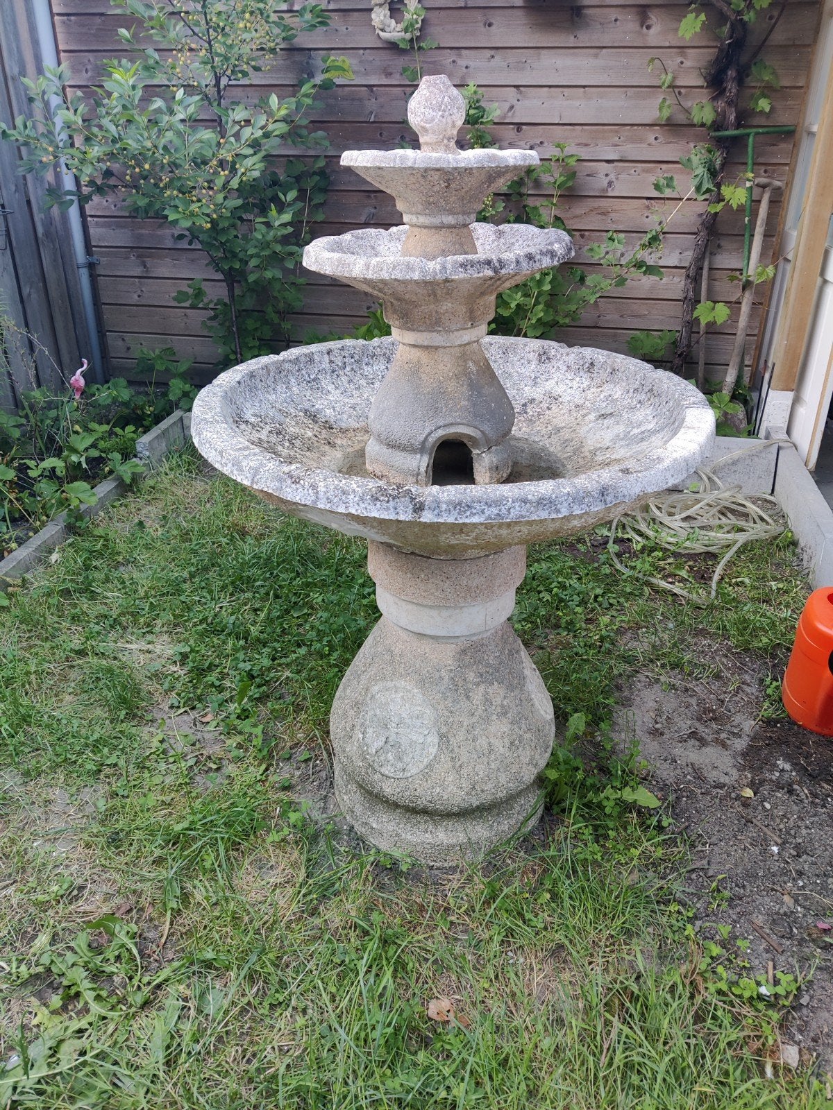 Grote fontein opknapper, Tuin en Terras, Waterpartijen en Fonteinen, Ophalen, Gebruikt, Beton, Fontein
