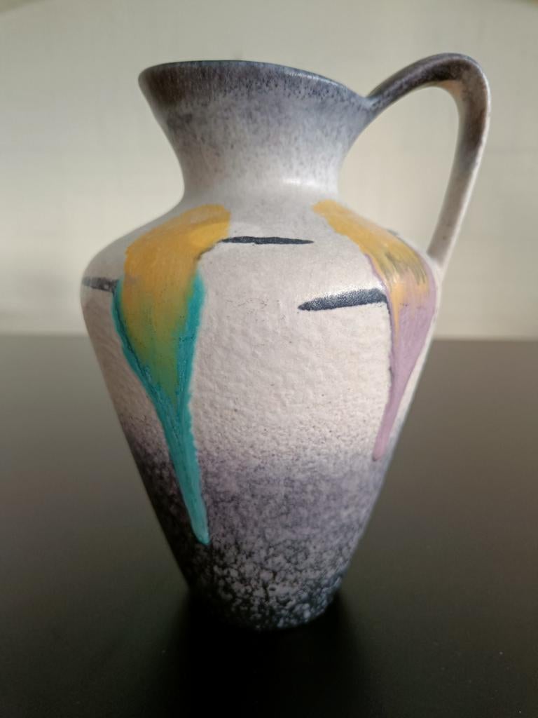 Vintage keramiek vaasje met handvat., Antiek en Kunst, Antiek | Vazen, Ophalen of Verzenden