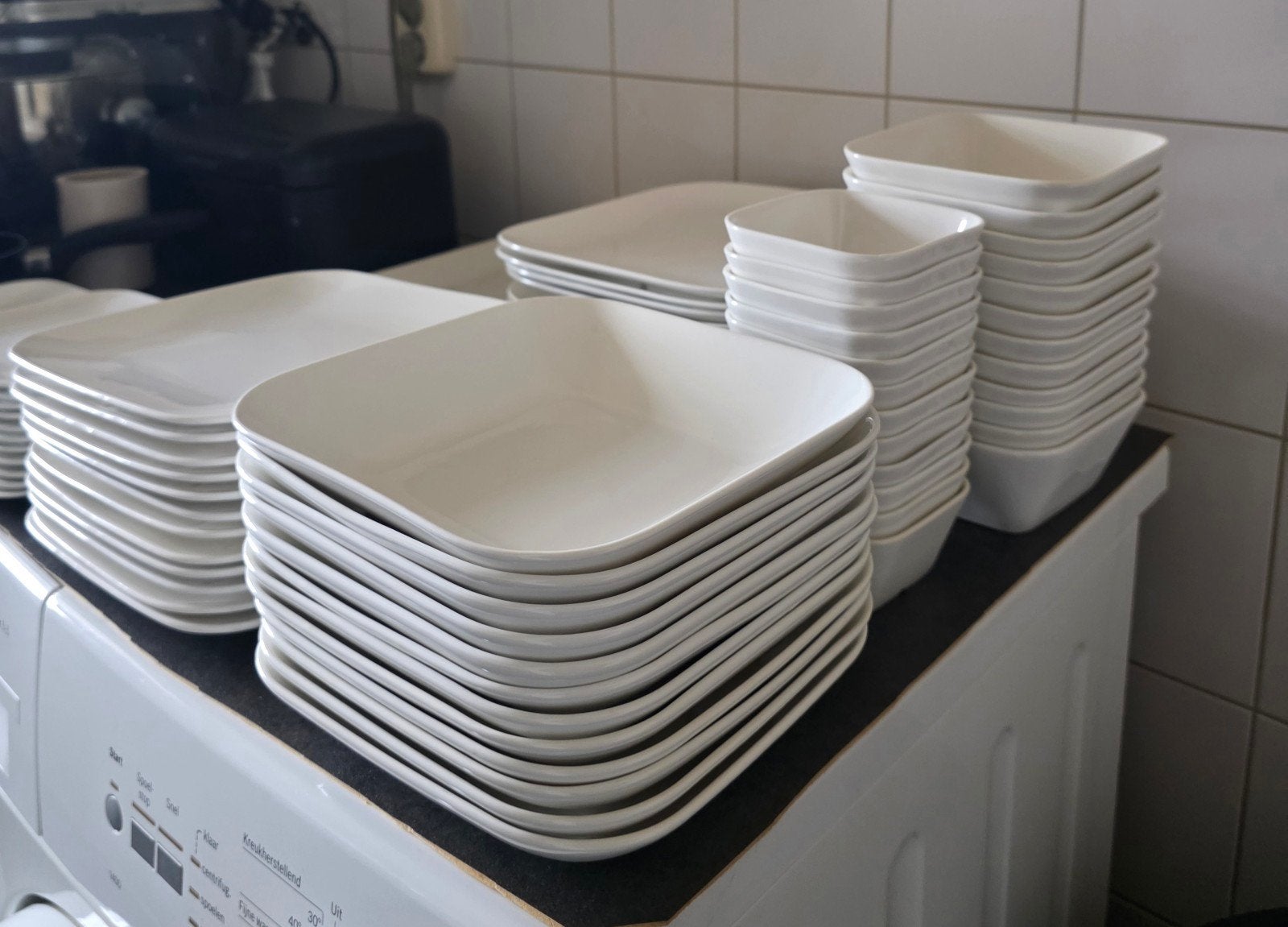 Wit servies set voor 12 personen - vierkant design, Huis en Inrichting, Keuken | Servies, Ophalen, Gebruikt, Keramiek, Effen